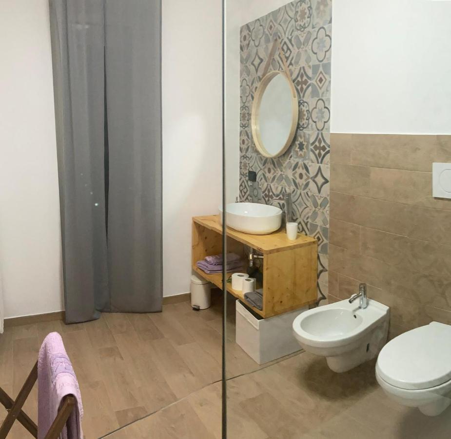 Wanderlust House Hotel Bari Exterior photo